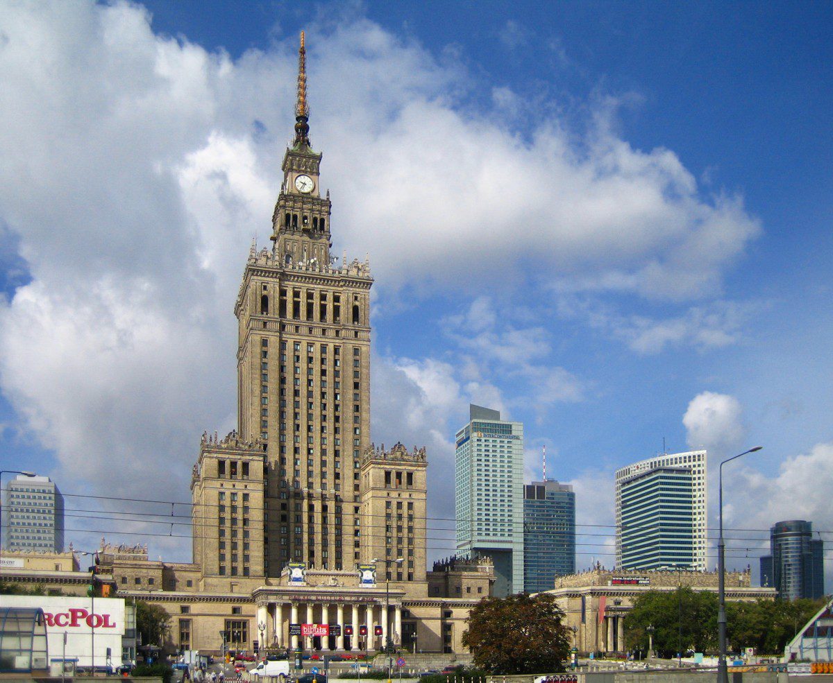 Змінено режим роботи відділу роботи з іноземцями у Варшаві