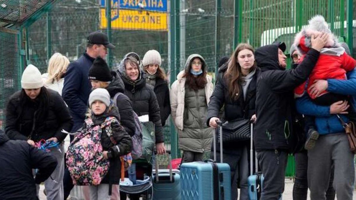 Відмінності між статусом біженця та тимчасовим захистом для українців за кордоном