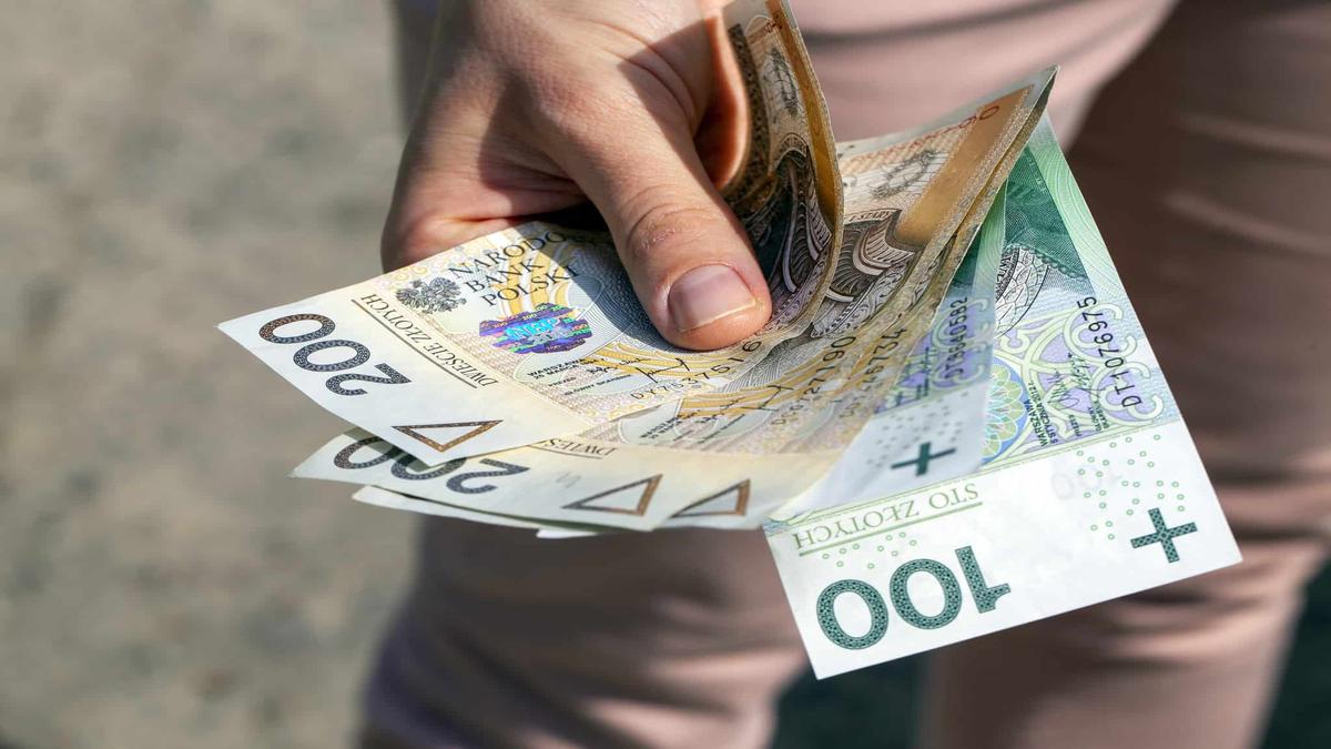 Изменение минимальной заработной платы в Польше в 2025 году